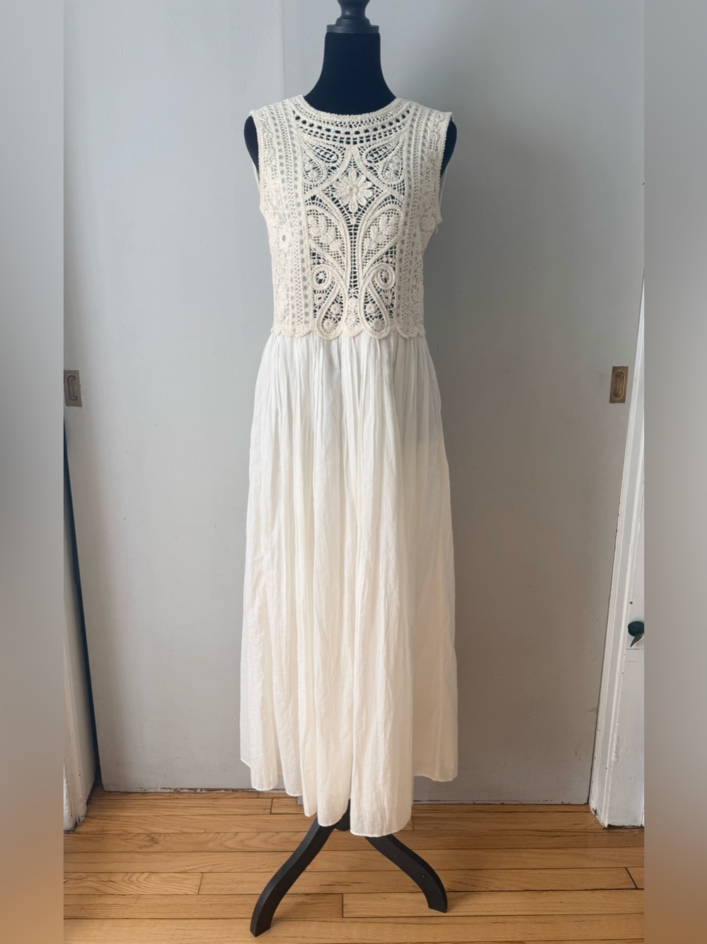 ZARA Sleeveless Cream Crochet Bodice Midi Dress - Picture 2 of 6